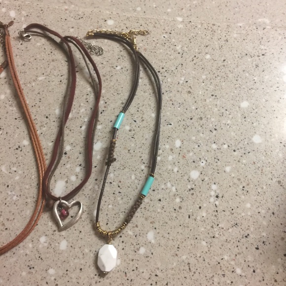 Bulk of stone necklaces. - Picture 4 of 4